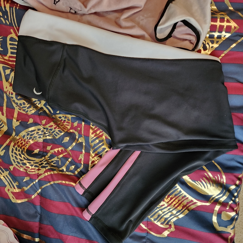 Zyia leggings